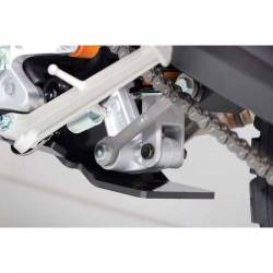 Cubrecarter AXP Negro 8mm - Yamaha Tenere 700 Euro5 desde 2021 vista 4