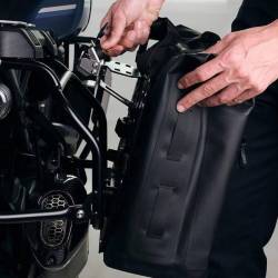 Bolsas laterales UN1T Khali plata Aprilia Tuareg 660 detalle2