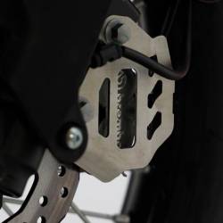 Protector pinza freno negro Crosspro Yamaha XT700Z Tenere izquierda